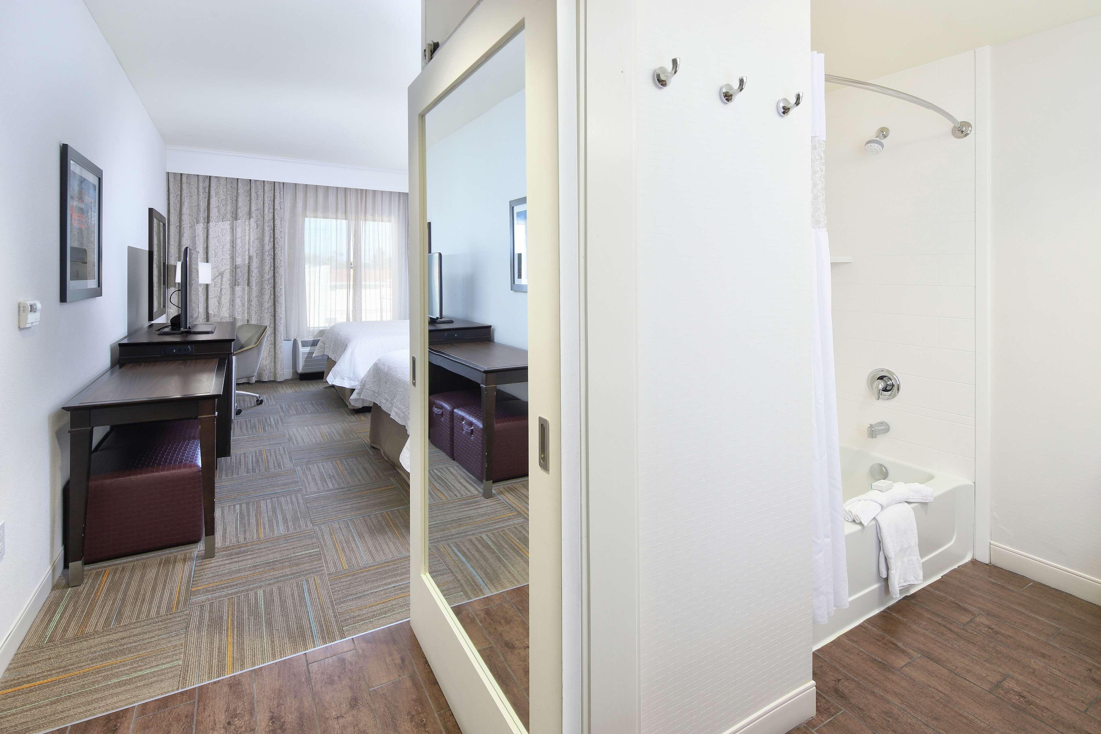 Hampton Inn & Suites Phoenix/Темпе Номер фото