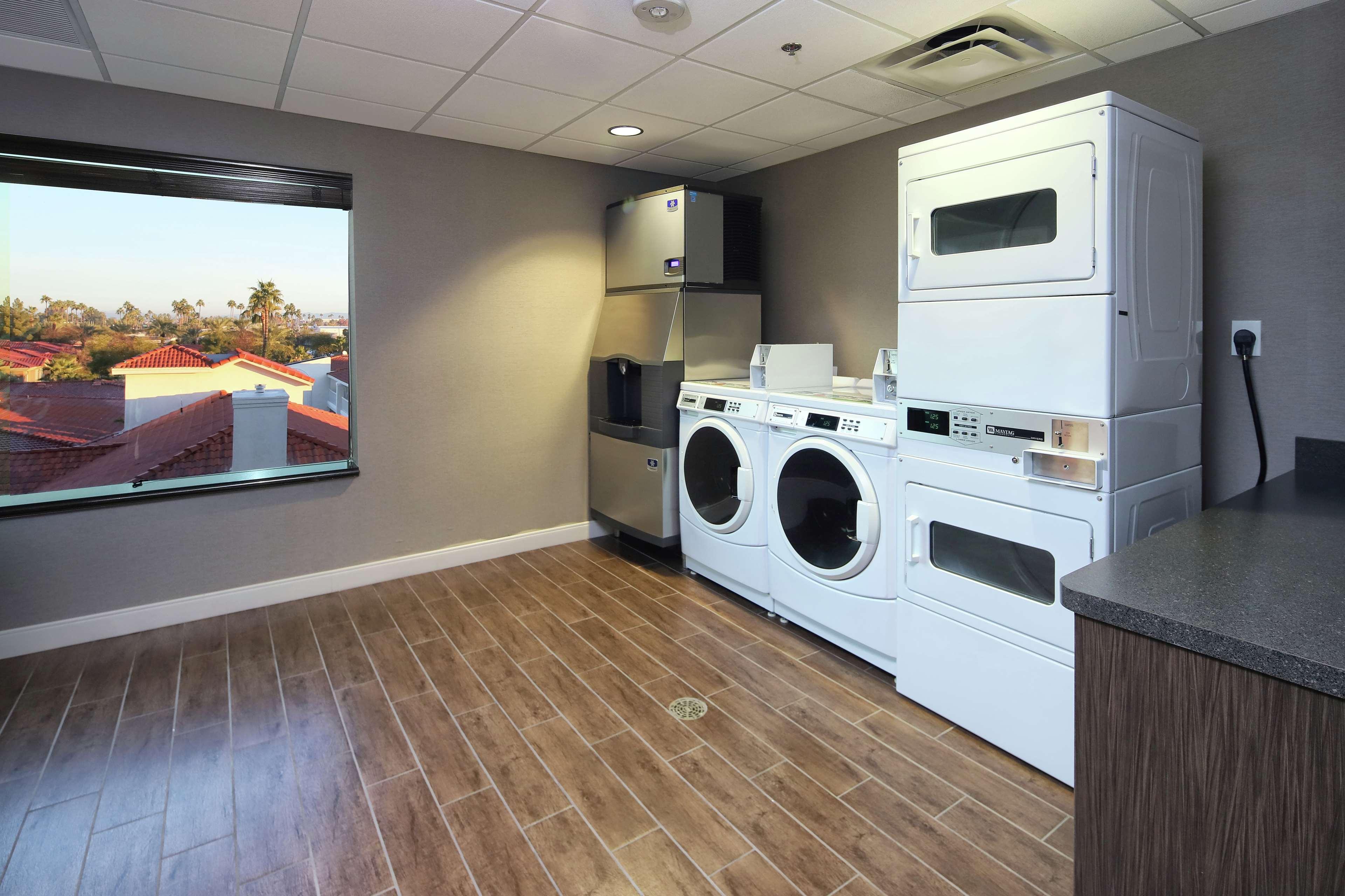 Hampton Inn & Suites Phoenix/Темпе Удобства фото